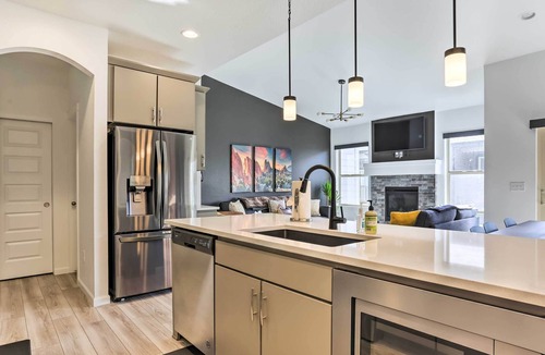 Parker House | Parker Townhome w/ Fireplace & Basement Bar!