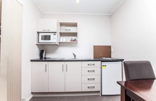 Pukekohe Hotel | Parkview Motor Inn, Pukekohe