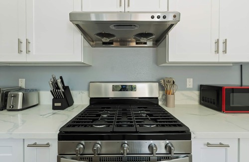 Lamanda Park House | Pasadena 3BR Townhome Perfect for Long Visits