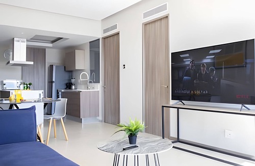 Financial District House | Pavilion 17H by Del Mar