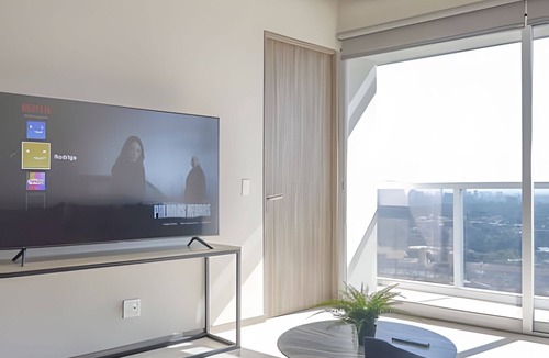 Financial District House | Pavilion 17H by Del Mar