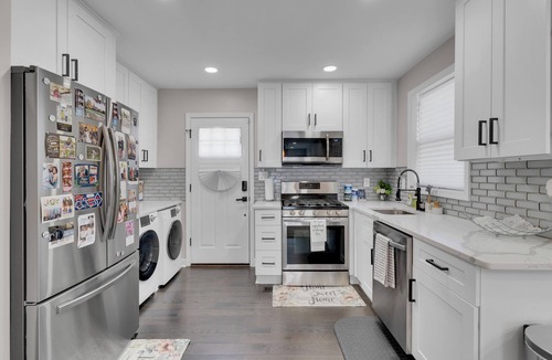 Northeast House | Peaceful 2BR/2.5BA DC Townhome: Private Gym,Parking, Metro & Work-Friendly Space