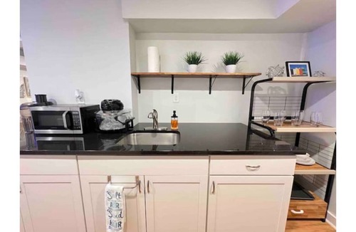 Woodbine Apartment | Peaceful Music City Staycation - Pet Friendly & FREE Parking!