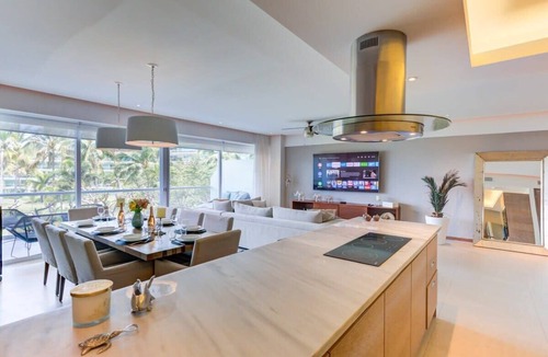 Flamingos Apartment | Peninsula Beachfront w/Sea view, near Attractions