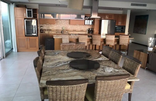 Las Glorias Apartment | Peninsula Condo on 10th Floor