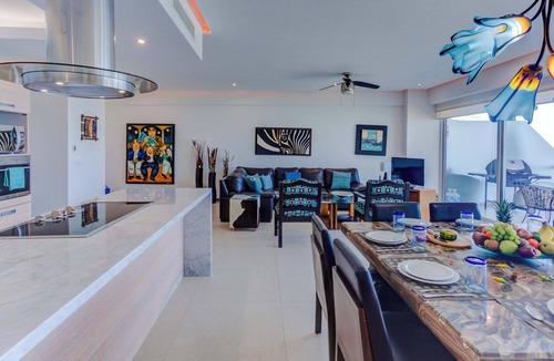 Flamingos Apartment | Peninsula Deluxe Resort, 4 BR, Great Ocean Views, Great amenities
