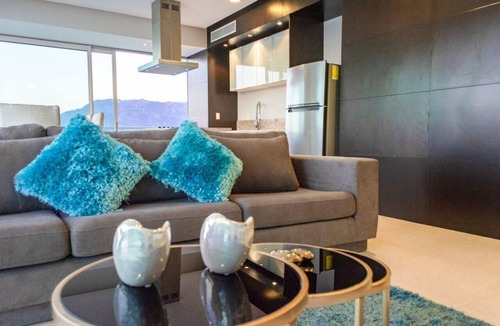 North Hotel Zone Apartment | Peninsula Vallarta Condo