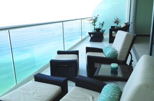 North Hotel Zone Condo | PENINSULA VALLARTA- LUXURIOUS AND WELL APPOINTED - MONTHLY DISCOUNTS
