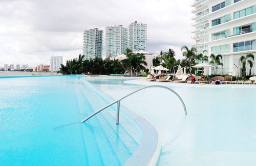 North Hotel Zone Condo | Peninsula Vallarta - Best Valued Beachfront Condo