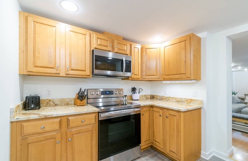 Bellefonte Cottage | PENN STATE Country Creek Cottage w/Hot Tub - ON Spring Creek and 7 miles to PSU