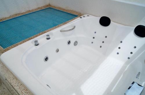 La Poza Apartment | Penthouse con Jacuzzi en Acapulco Diamante