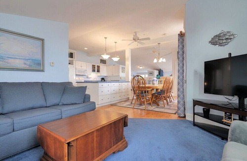 Lincolnville Apartment | Penthouse - Private Balconies - Beach and Water Views