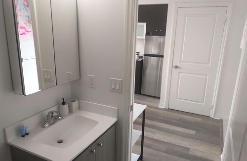 Henry Farm Condo | Penthouse with swimming pool, saunas, fitness room, BBQ area and indoor carwash.