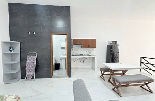 Tonala Apartment | Periférico Bodega con Departamento B