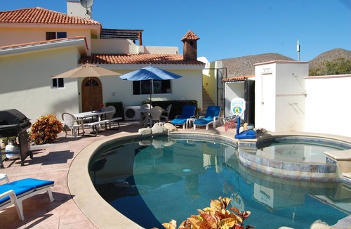 El Pescadero Apartment | Pescadero Palace 1BR Ground Floor Casita w/swimming pool, Jacuzzi, on the beach!