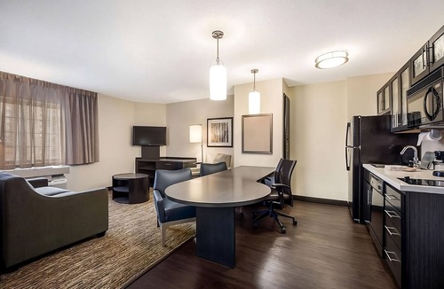 North Arlington Apartment | Pet-friendly Accommodation, Full Kitchen and Private Parking Onsite!