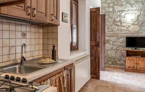 Roccastrada Apartment | Pet Friendly Apartment In Roccastrada With Wifi