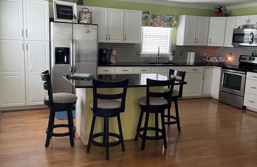 Atlantic Beach House | Pet friendly cottage steps from the beach