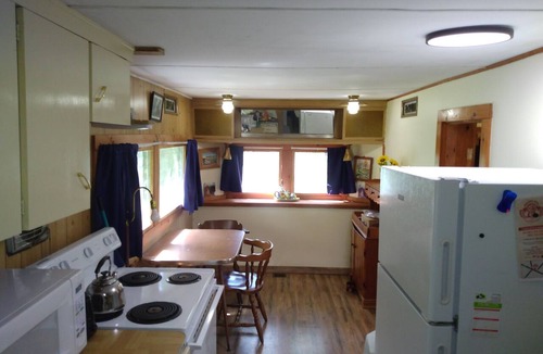Fitzwilliam Cottage | Pet-friendly peaceful pond home near Keene, Rindge, & Mt Monadnock Max 3 people.