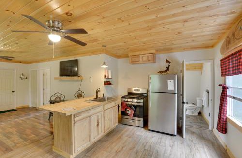 Stockton Springs Apartment | Pet-Friendly Prospect Apartment 7 Mi to Beach!