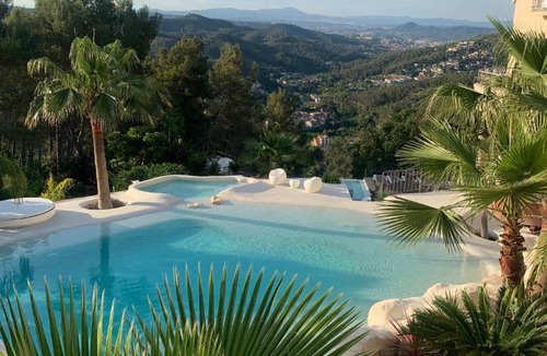 Torrelles de Llobregat Hotel | Petit Mirador