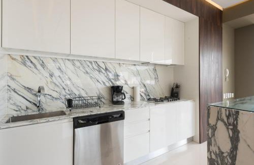 Romantic Zone Apartment | Pier 57-601 - Chic 1 bed 2 bath Best Ocean Views Zona Roman