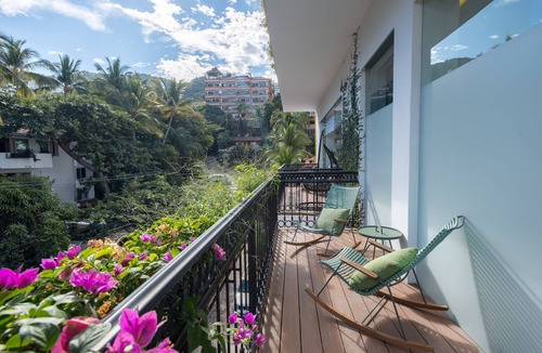 Emiliano Zapata Apartment | Pier 57 Ocean Views Romantic Zone Best Rooftop Pool