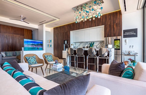 Romantic Zone Condo | Pier 57 Spectacular Penthouse Romantic Zone Ocean Views