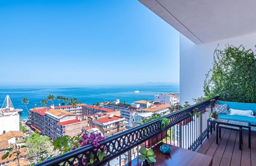 Romantic Zone Condo | Pier 57 Spectacular Penthouse Romantic Zone Ocean Views