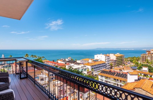 Romantic Zone Condo | Pier 57 Stunning Ocean View Corner Unit w/Balcony