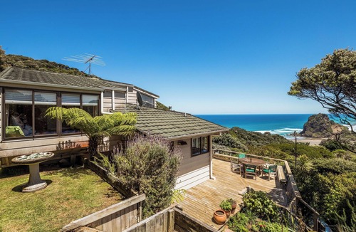 Piha House | PIHA POLE POSITION