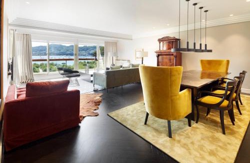 San Sebastian Centro Apartment | Playa de La Concha 10 by FeelFree Rentals