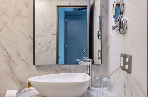 Zona Minerva Hotel | Plaza Diana Hotel
