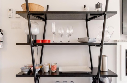 La Petite-Patrie Apartment | Plaza12 - StringLights, XL Terrace, restos & shops