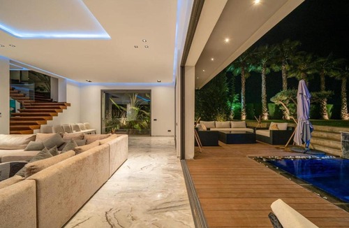 Arset El Bilk Villa | PLEASE READ HOST PROFILE BEFORE RESERVATION-Royal Palace Villa, Entire Private Estate,5BR ,Pool