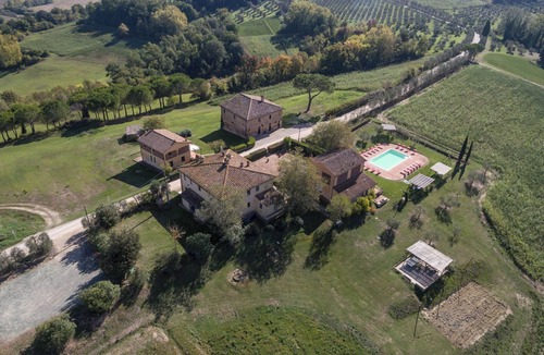 Castelfiorentino Apartment | Plum – Two-Level Apartment in Tuscan Farmhouse with Swimming Pool, 2 Bedrooms