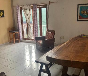 Emiliano Zapata Apartment | Pompeian Pizza