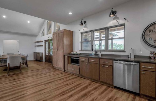 Williamstown House | Pool | Sleeps 18 | Hot Tub |Firepit | Playset |