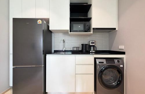 Nong Chaeng Apartment | Pool view 1 bed room bang tao beach by 87Homes