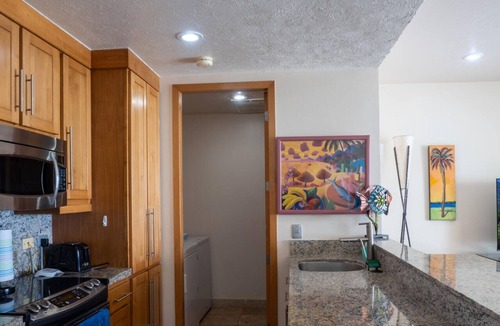 San Carlos Condo | Premier Playa Blanca Condo 406: 1BR,1.5BA,Beachfront,Ocean View, Hotel Services