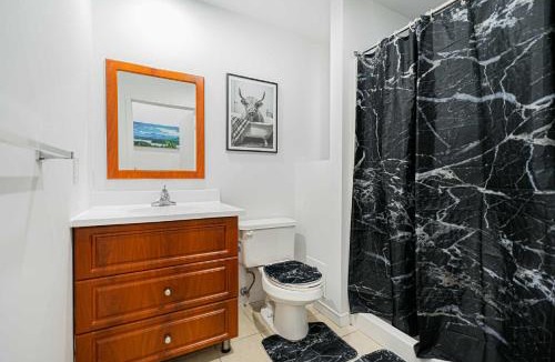Montreal Apartment | Prestige Studio For 2 Guest with Parking