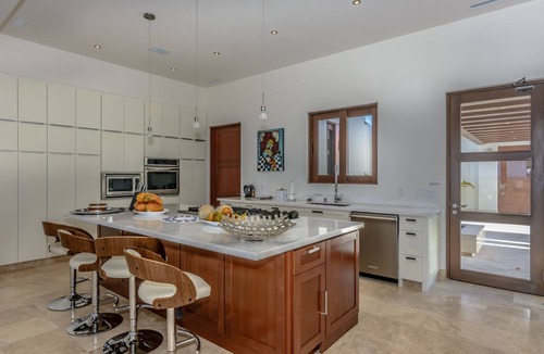 Buzzards House | Price Slashed 194 Fundadores -Gated Pool, Gym, Beach Club, Maid, Butler, Theatre