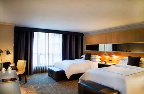 Bloor-Yorkville Hotel | Prime Location: Upscale Haven in Yorkville District, Close to Attractions