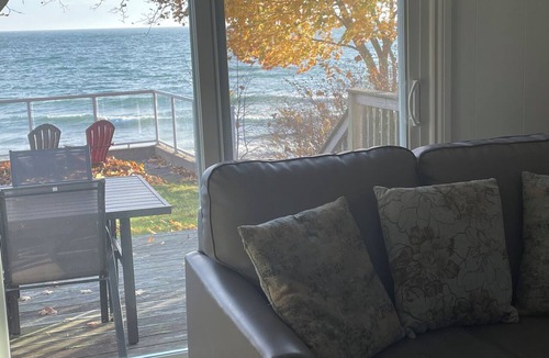 Wellington Cottage | Prince Edward County Lakehouse 3 Bedroom and 3 Bathroom
