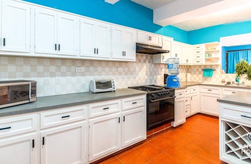 Progreso Municipality Apartment | Private BBQ Patio |1 Block to the Beach & Malecón!