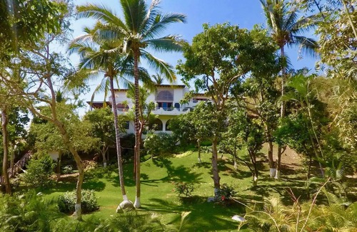 Punta de Mita House | Private Beach- Amazing Surf- Pool -Staff - Gated Home- Suburban & Chef Available