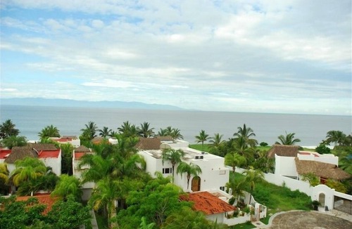 La Cruz de Huanacaxtle House | Private Beach House - Sandy Beach with Surf Break/