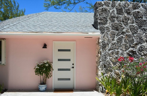 William's Town House | Private Beachfront Cottage Stay on Exuma's Best Beach