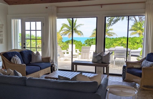 William's Town House | Private Beachfront Cottage Stay on Exuma's Best Beach
