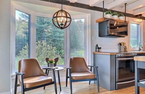 Stanstead Township Ski Chalet | °Private dock°Lakefront°Hot Tub°Fireplace°Sunset°